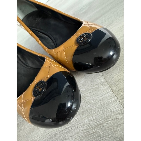 Tory Burch Quilted Patent Leather Cap Toe Heels Tan Black Size 8.5M - Picture 5 of 10